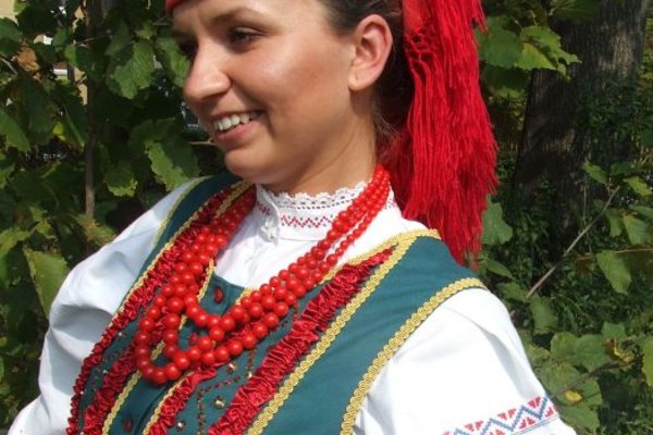 Strój ludowy z regionu świętokrzyskiego - Kobiecy strój świętokrzyski
