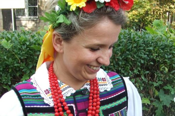 Strój ludowy z regionu świętokrzyskiego - Kobiecy strój opoczyński